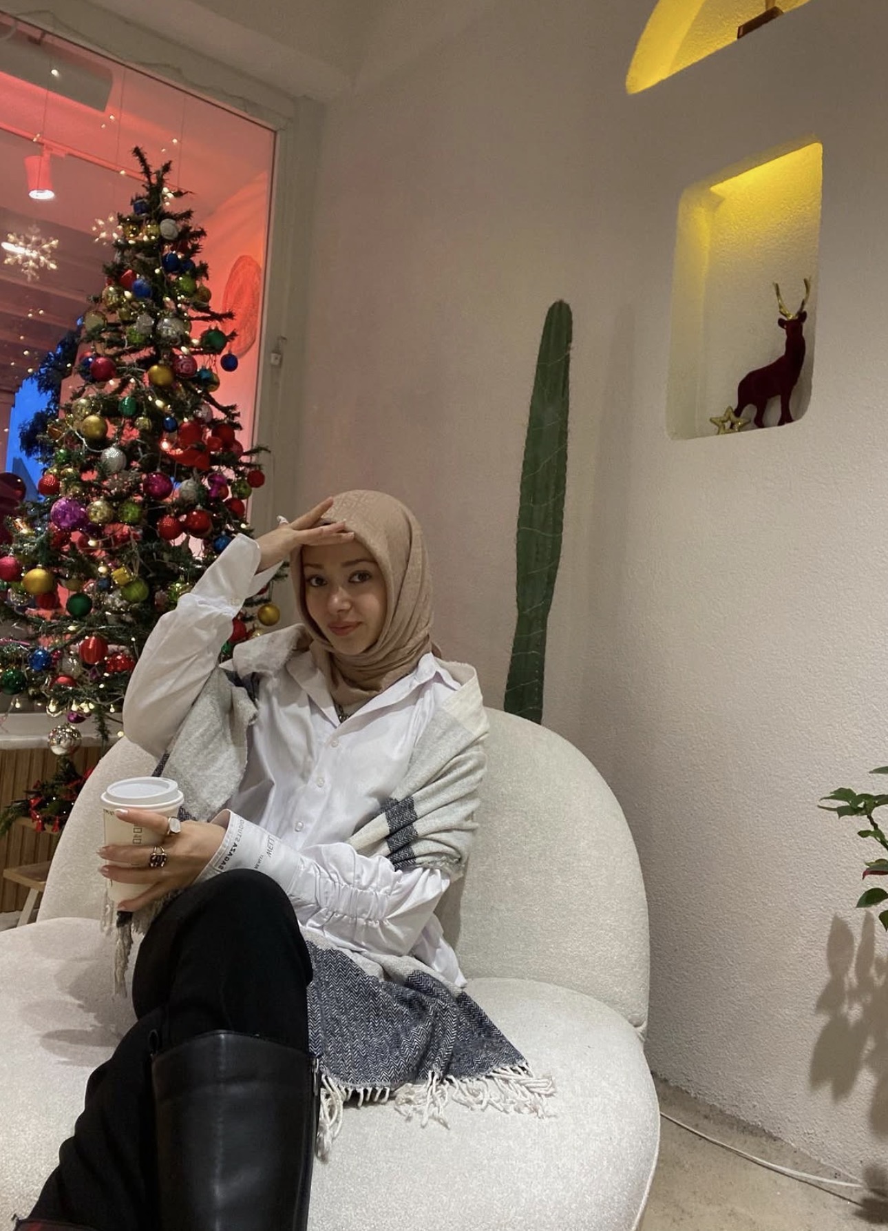 Kırım Saatlik Görüşen Escort Bayan İpek