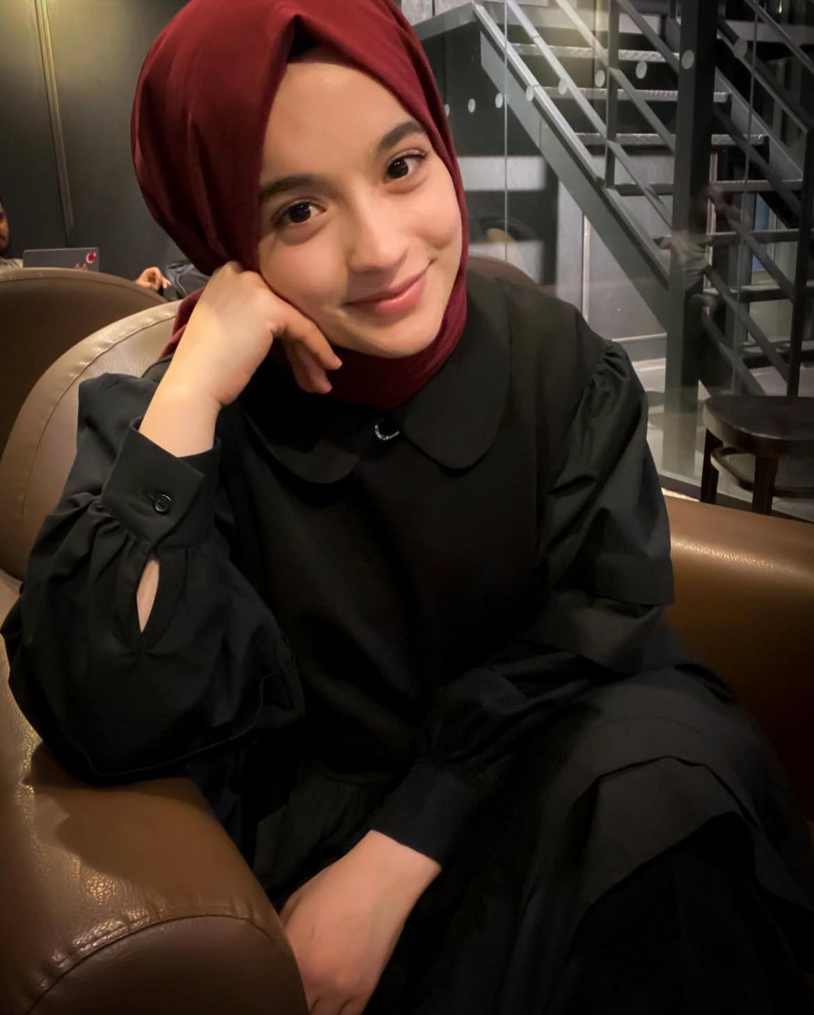 Köseli Zeki Bir Sevgili Escort Bayan Nazım